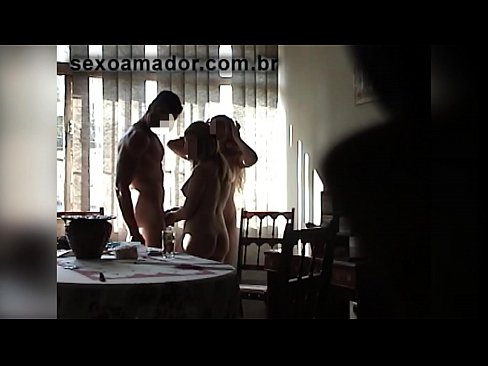 ❤️ यौन साथीहरूले एक विशाल मानिस र उहाँसँग थ्रीसमलाई निम्तो दिन्छन् ❌ हामी मा ❌️❤